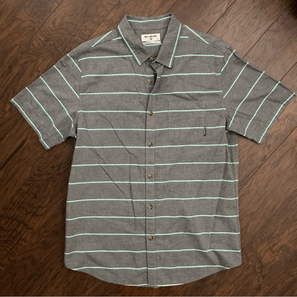 BILLABONG GREY WITH BLUE STRIPES SHORT SLEEVE COLLARED BUTTON DOWN SHIRT